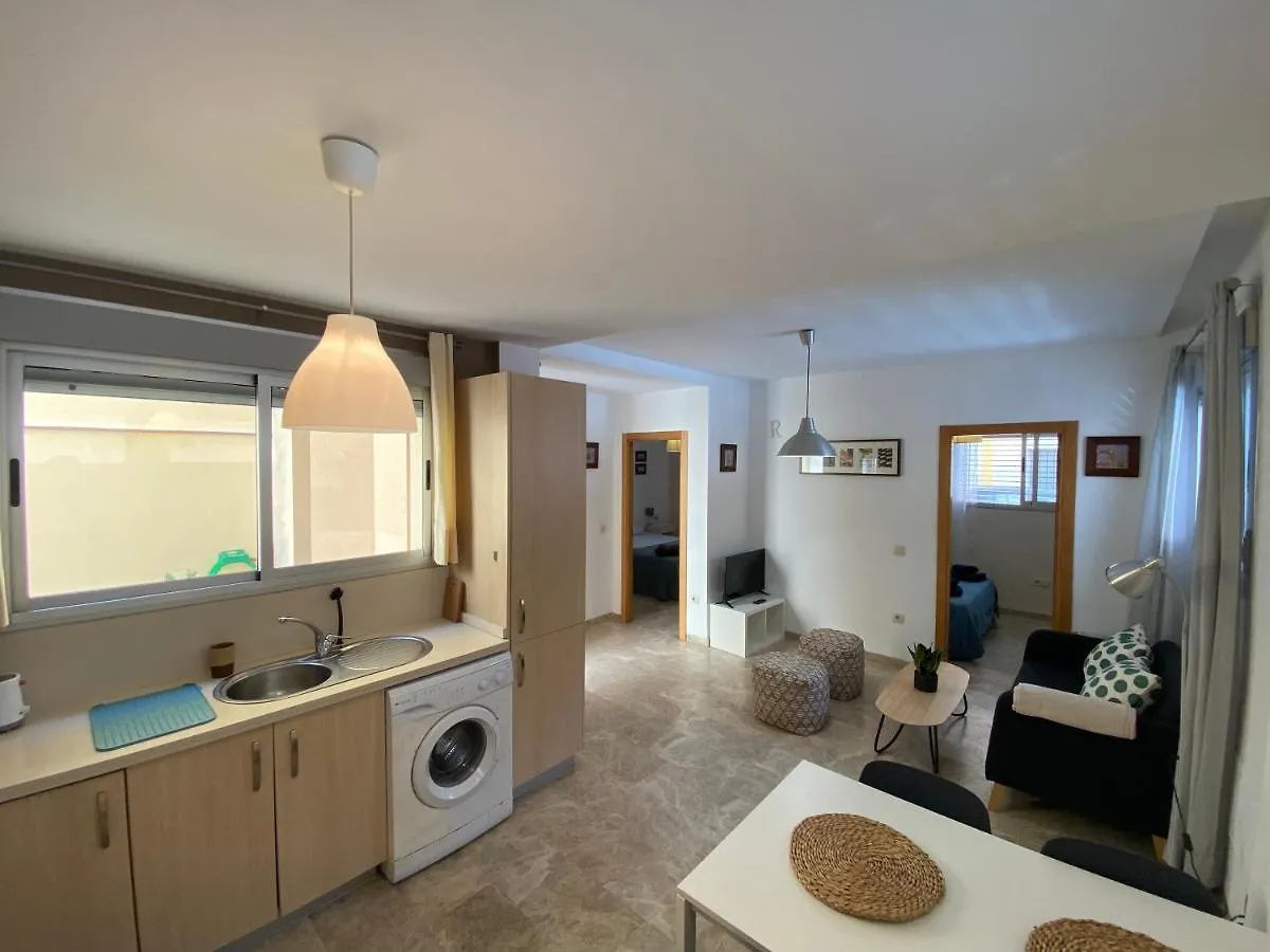 Central Apartment With Patio By Wayra Tarifa 0*,  Spanje
