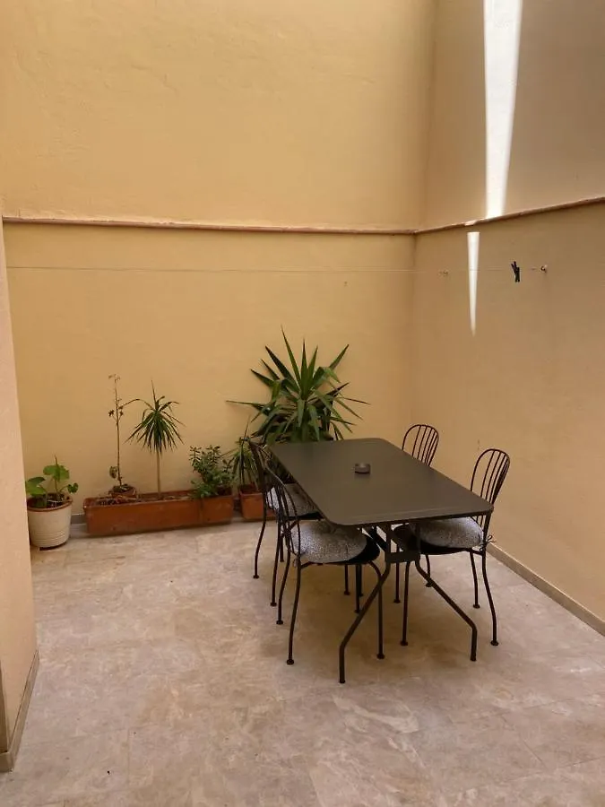 Central Apartment With Patio By Wayra Tarifa Spanje