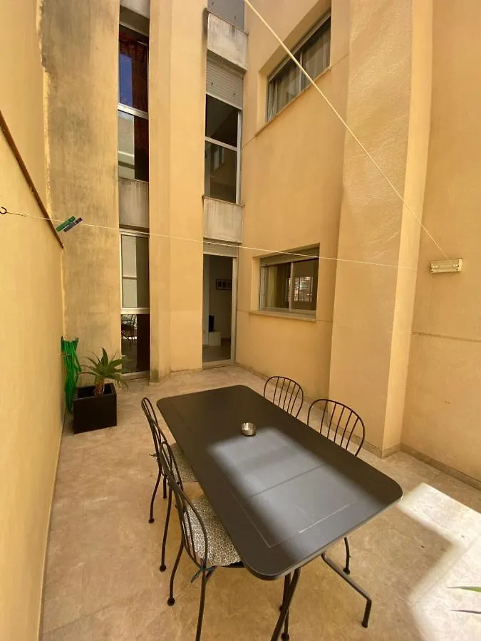 Central Apartment With Patio By Wayra Tarifa