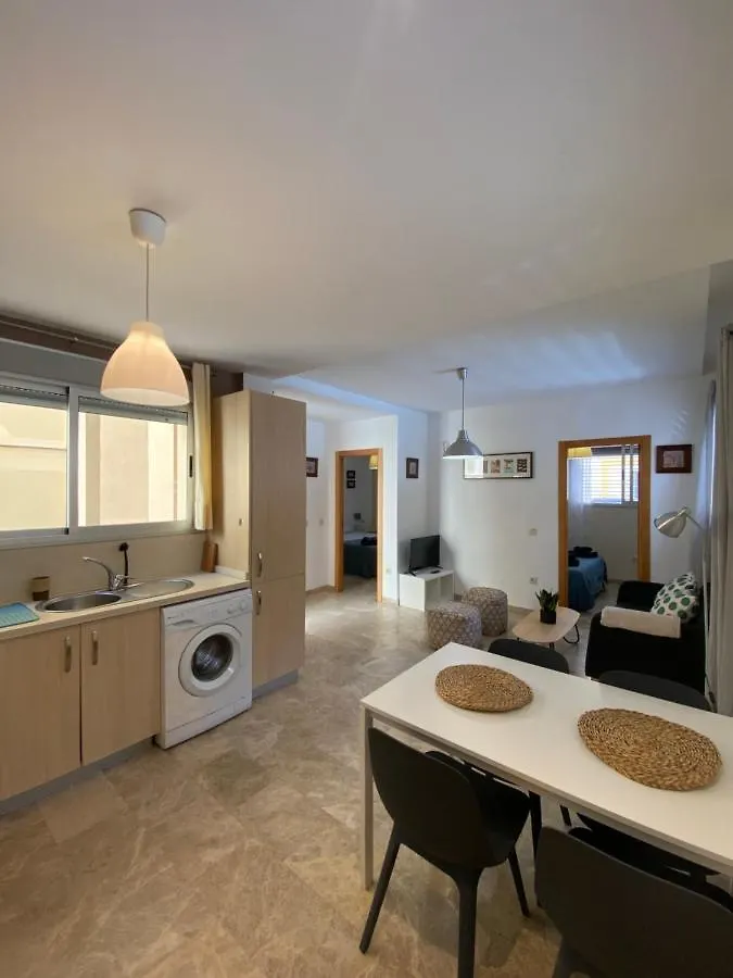 Central Apartment With Patio By Wayra Tarifa location